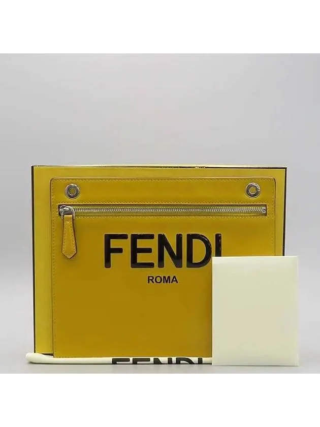7AR985 Clutch Bag