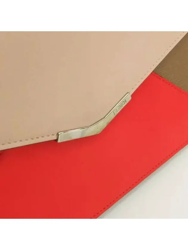 8M0311 Clutch Bag