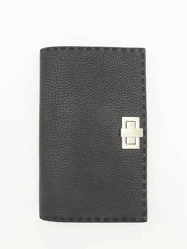 8M0318 Clutch Bag